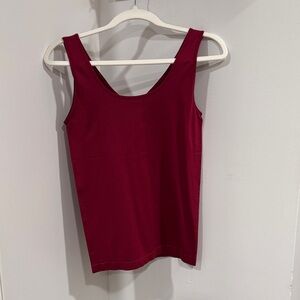 Zenana Outfitters Scoop Neck Tank Top in Burgundy